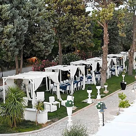 Hotel Anama *